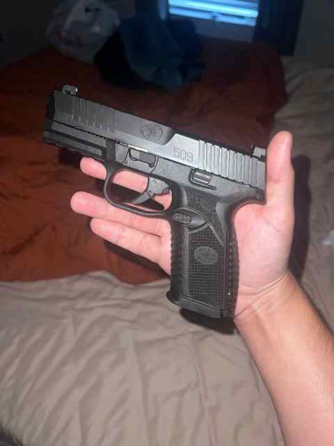 Fn 509 mid size 9mm 