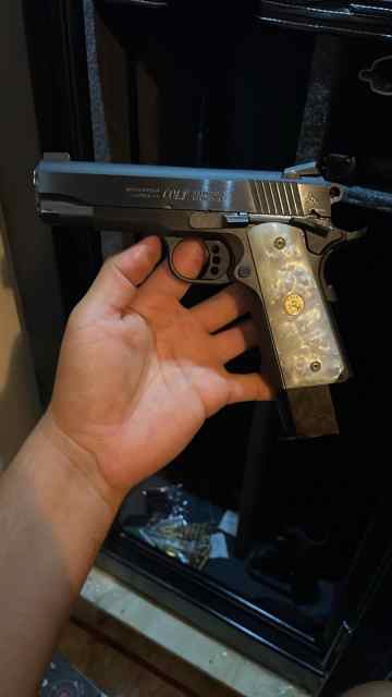 Colt commander .45