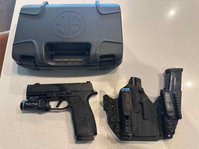 Sig Sauer P365 X Macro x2 Mags &amp; T1C holster