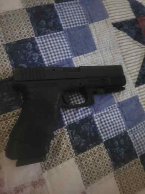 Glock 17 Gen 2 with 1 mag Euless 76040