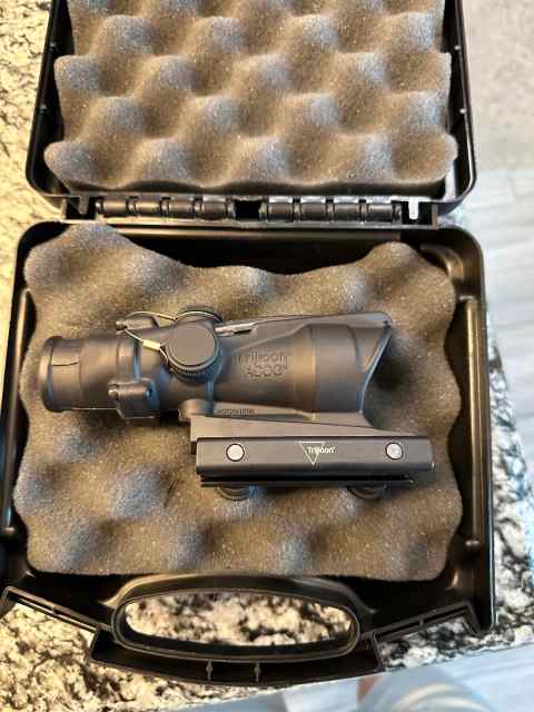 TA31 Trijicon ACOG 4x32  BNIB never mounted