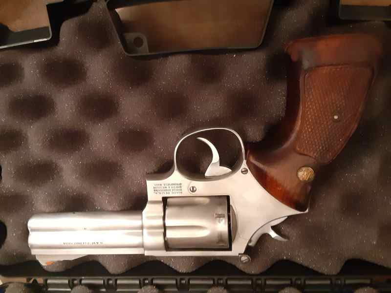 SMIHT &amp; WESSON  686 for sale