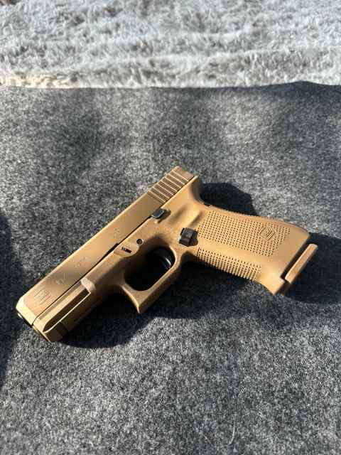 Glock 19x 9mm FDE night sights WTS WTT