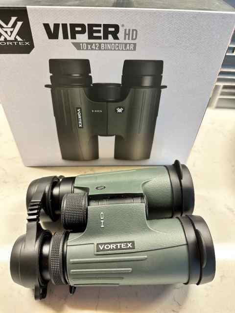 Vortex Viper HD 10-42 binoculars 