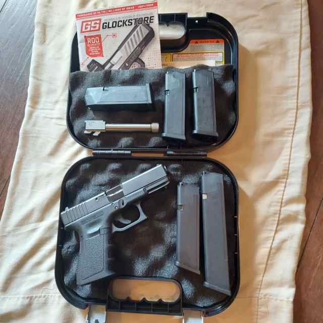 Rarely used Glock23 40S&amp;W w/9mm threaded barre