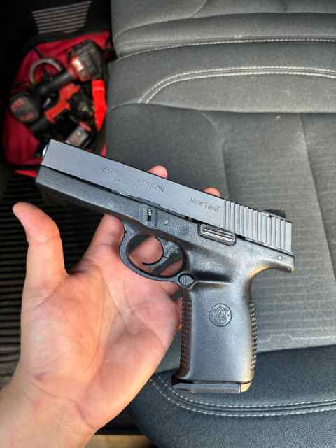 Smith &amp; Wesson 40