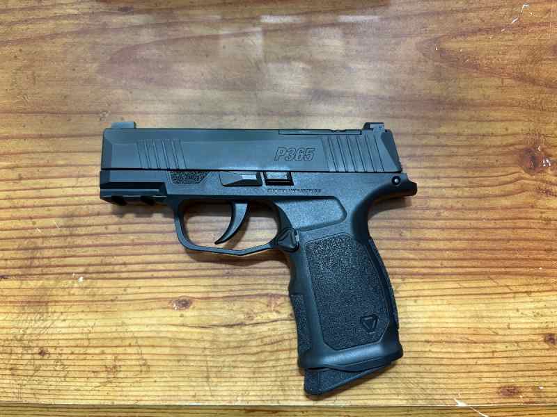 Sig Sauer P365 / Strike Industries Optics Ready