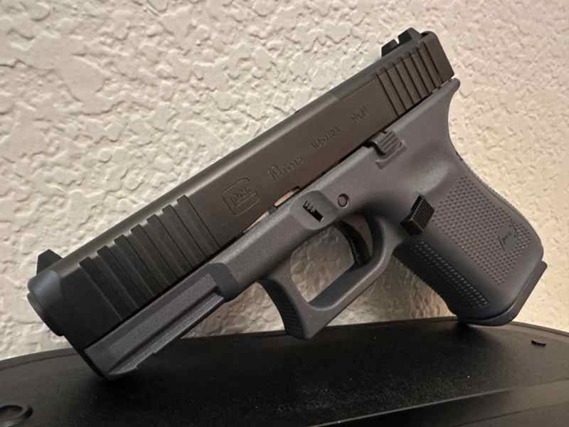 Glock 19 MOS Gen 5 (9mm) Grey Frame - NIB