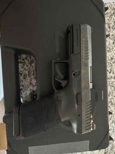 Cz p10c Holosun scs