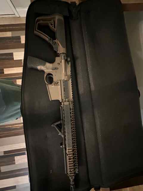 Daniel Defense M4A1 FDE MILSPEC+