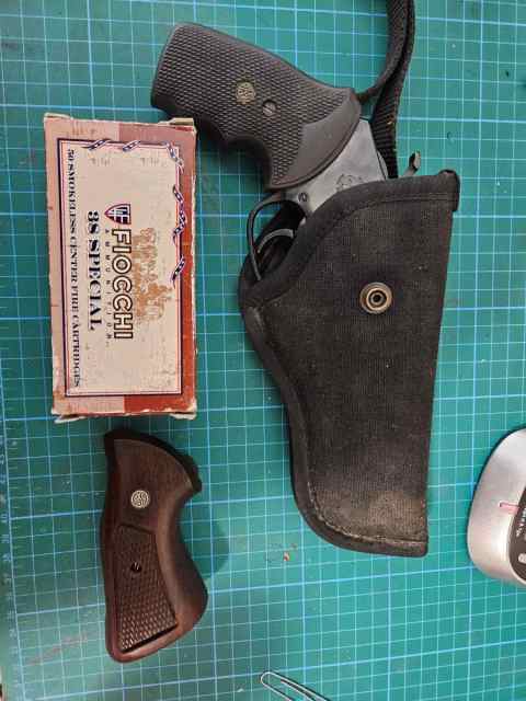 revolver1.jpg