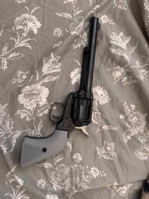 22. Lr revolver