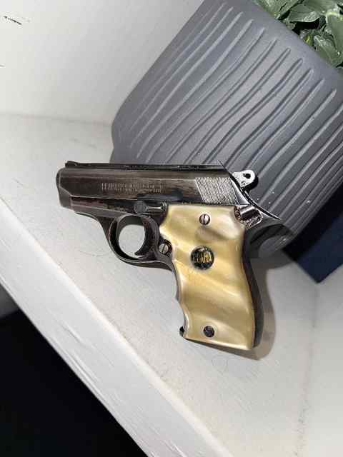 Antique 22 short pistol Llama xvii 