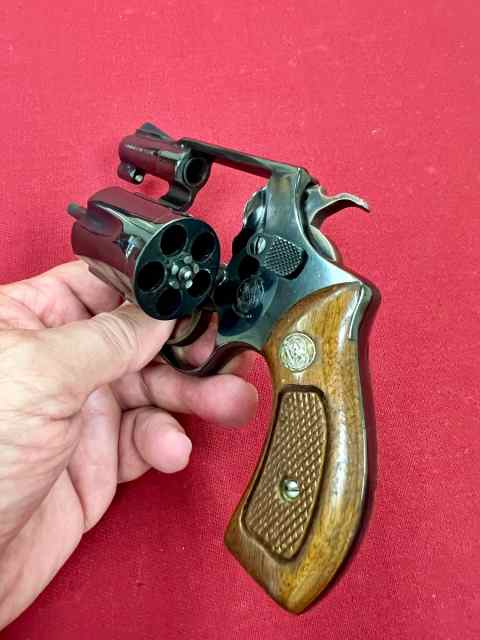 SMITH AND WESSON MODEL 36