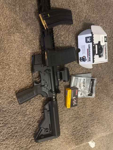 AR-15 W / Vortex Red Rot and 2X Mag (WITH AMMO)