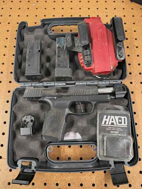 sig right side box.jpg