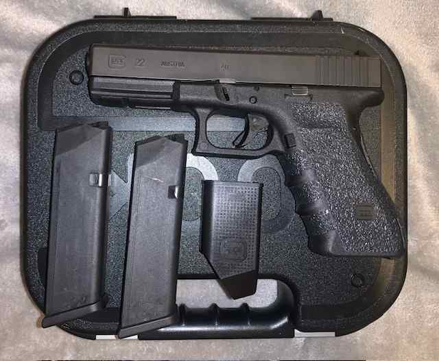 Glock 22 40s&amp;w Gen 3 Like New - Original Owner