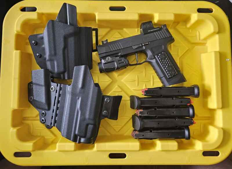 Custom Sig P365 carry package
