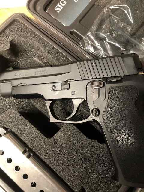 Sig P220