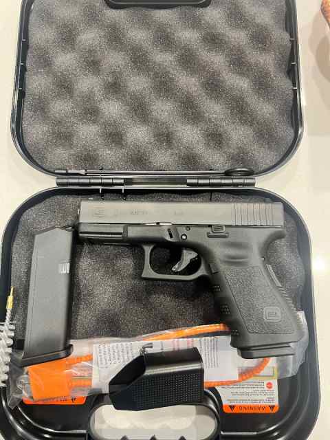 WTT NIB Glock 19