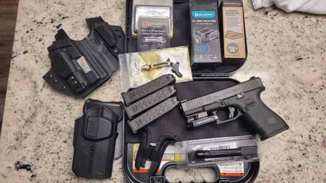 Glock 19 gen 4 FS : Ameriglo NS, magwell +++