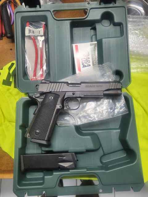 Para ordnance P14 Black Ops in box. 45acp 14rds