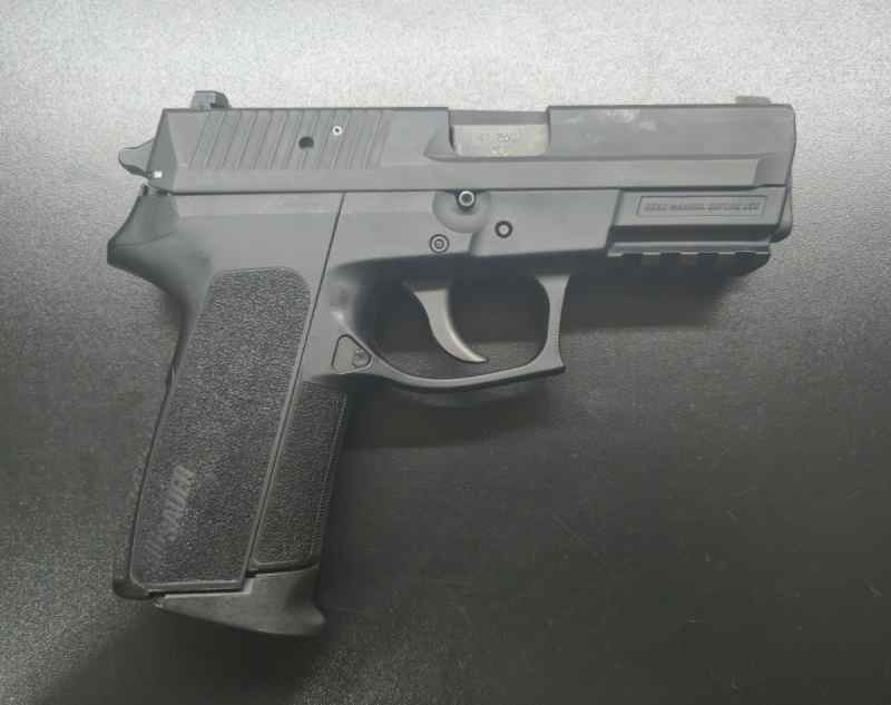 Sig Sauer SP2022 - .40 cal 