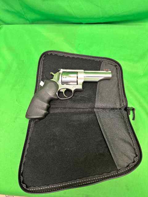 Ruger Redhawk 41 magnum w/soft case and speed load