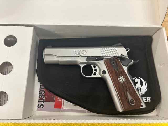 Ruger SR1911 COMMANDER 
