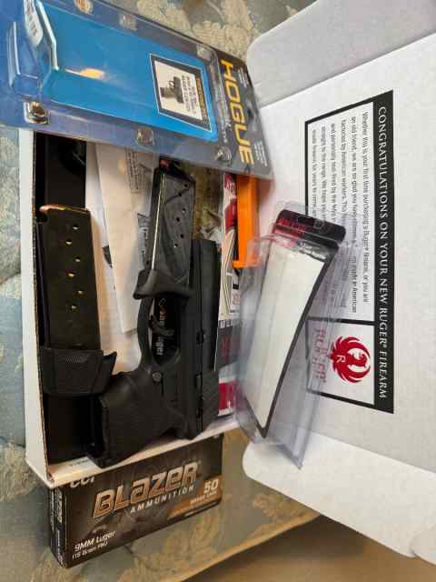 Ruger EC9s Bundle (Grip, Extended Magazine, Ammo)