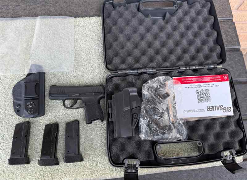 Sig Sauer P365 Tacpac 9mm +Vedder holster