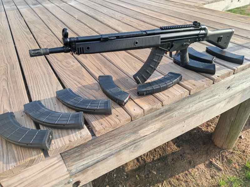 PTR 32 762x39 , takes AK mags
