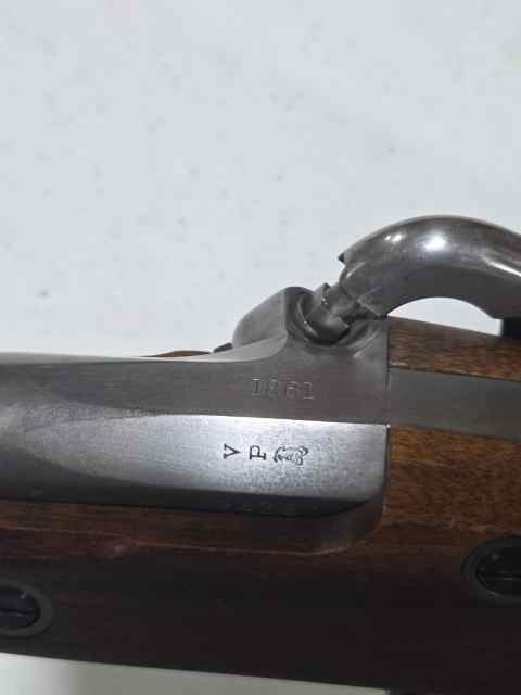 8708597.jpg