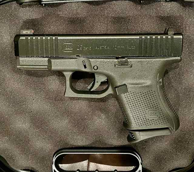 FSFT Gen5 G29 10mm w/ night sights, ammo &amp; extras.