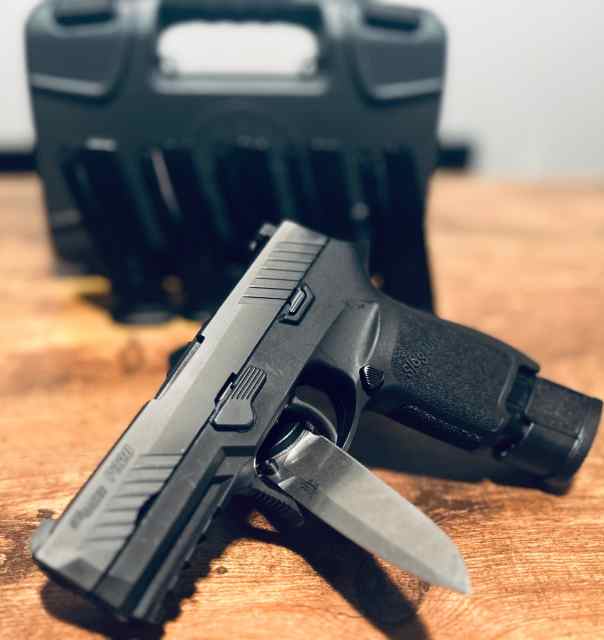 Sig P320 with extras 