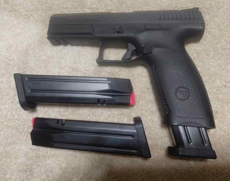 CZ P10.jpg