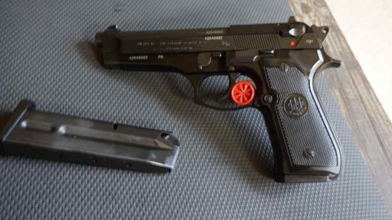 Beretta 92FS Inox 9mm