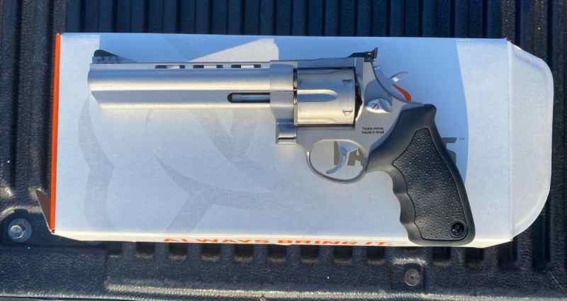 Taurus M44 6.5&quot; 44 Magnum revolver