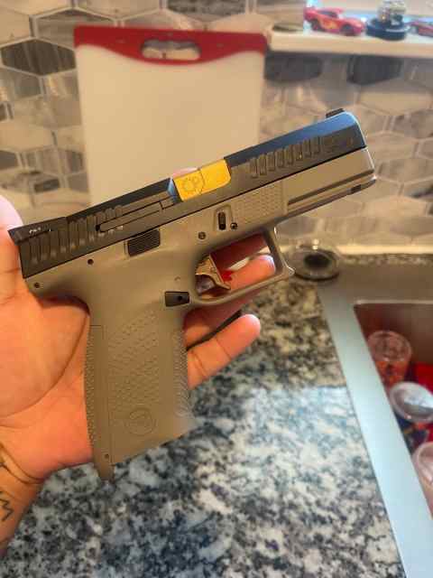 CZ P10C 