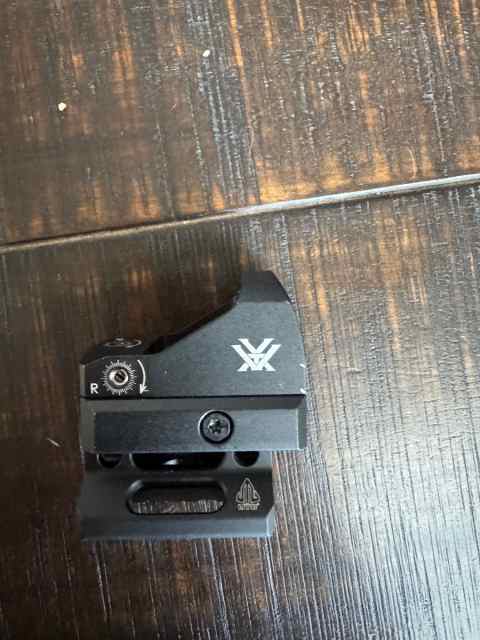 Vortex viper red dot with rise mount 