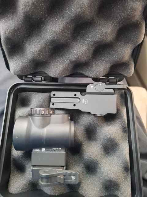 Trijicon MRO green dot with 2 QD mounts 