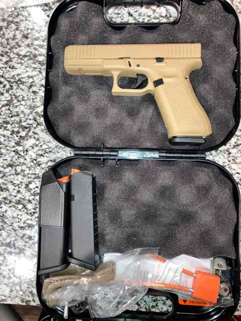RARE Factory Glock 17 Gen 5 FDE/“Peanut butter”