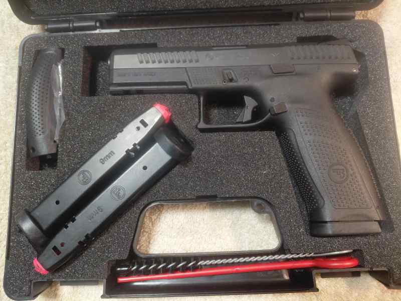 CZ P10F.jpg