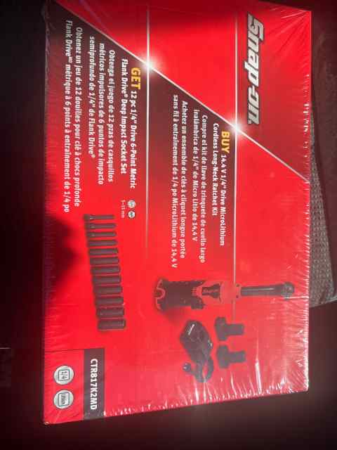 Snap on ratchet and socket set brand new wtt 