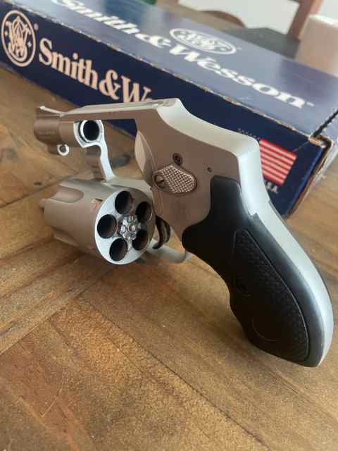 S&amp;W 642 Airweight .38 SPL