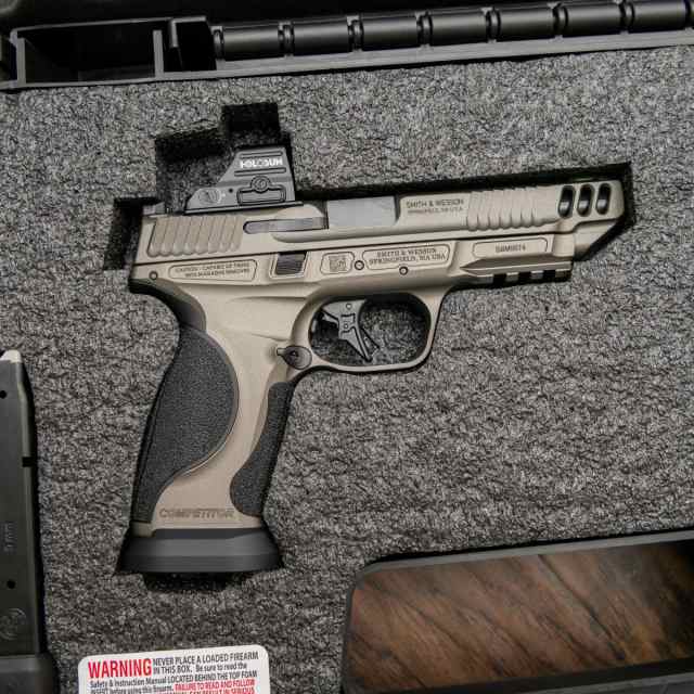 Smith &amp; Wesson M&amp;P9 2.0 Competitor 