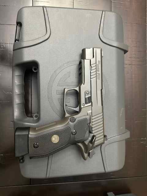 Sig p226 Legion SAO like new 