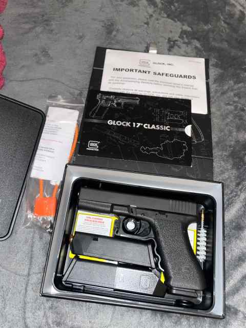 Glock 17 gen 1 unfired