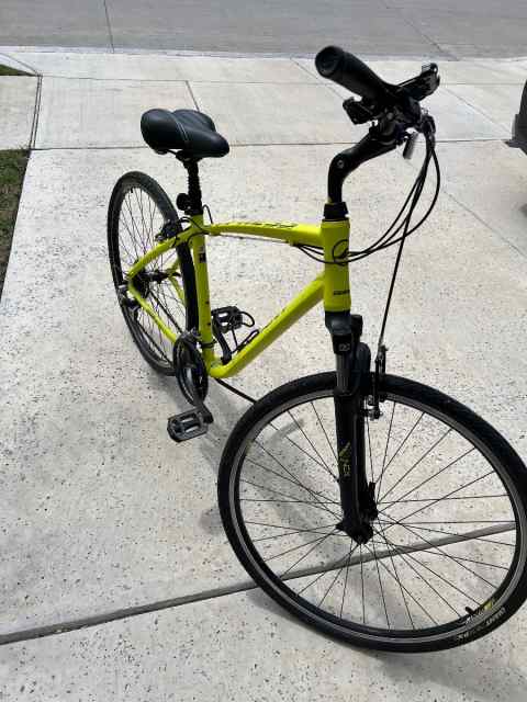 Giant Cypress DX street / mountain Bicycle WTT
