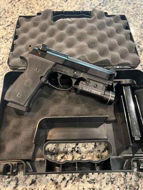 BNIB Beretta 92x